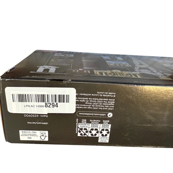 LEGO Architecture Skylines Paris Louvre Museum Eiffel Tower 21044 Building Kit - Picture 2 of 13